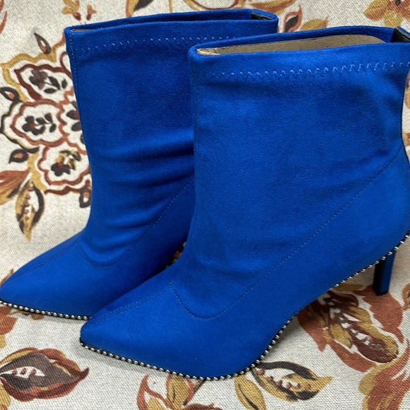 bar III Womens Melanay Studded Pull On Ankle Boots - Picture 1 of 7